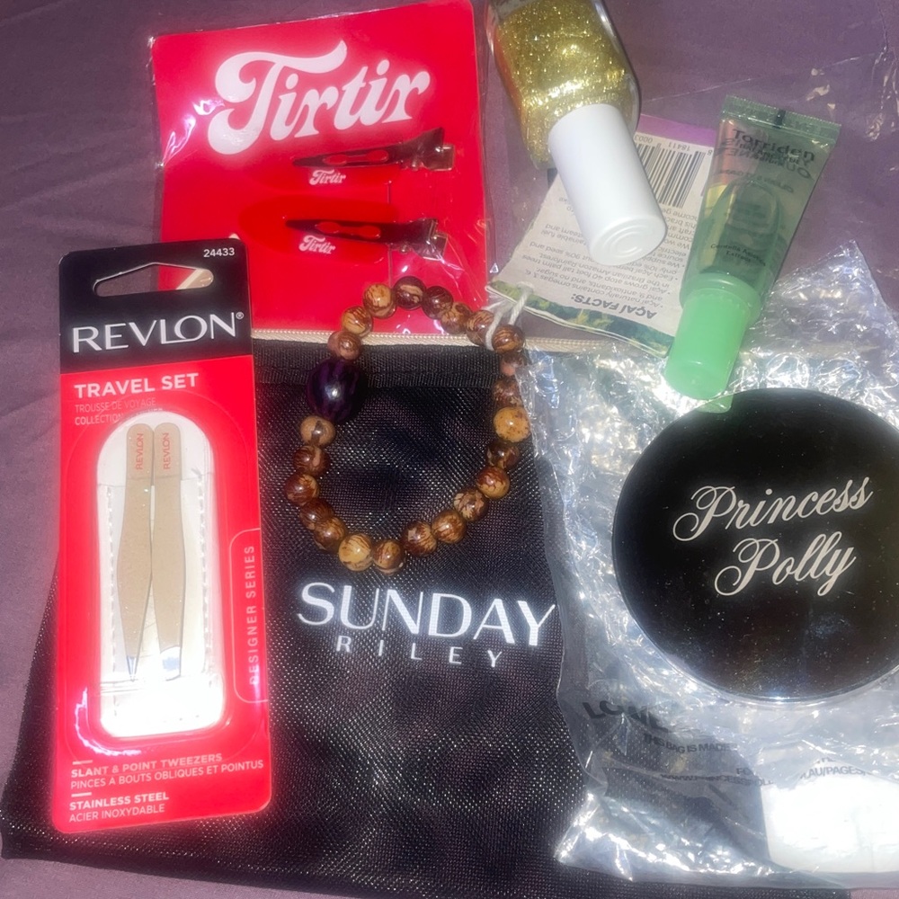 Revlon Designer Series Mini Tweezer Travel Set